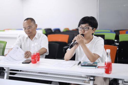 共探科技中介服務(wù)新路徑 成都金融服務(wù)業(yè)商會(huì)會(huì)員企業(yè)互訪沙龍?jiān)谟樈鹑诳偛繄A滿舉行